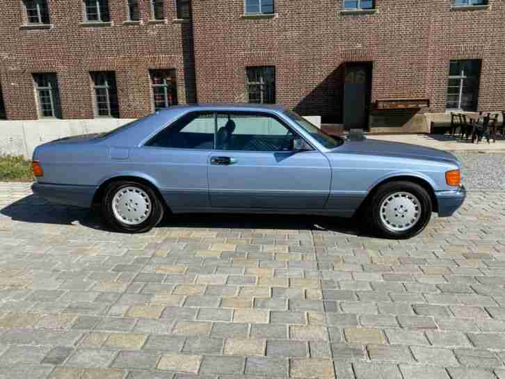 Bildschöner, scheckheftgepflegter Mercedes 560 SEC in diamantblaumetallic