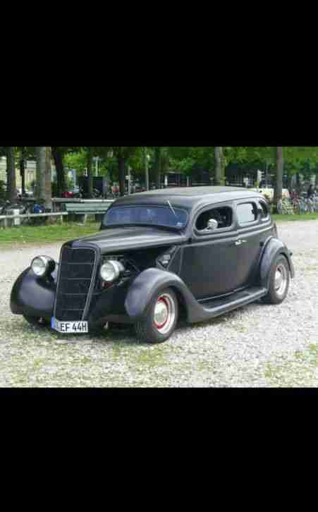 1935 Ford Sedan Hot Rod