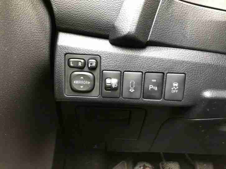 Toyota Auris 2.0 D4D Edition **NAVI/KAMERA**