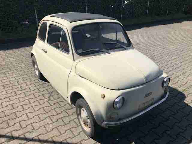 1970 Fiat 500F mit Faltdach Oldtimer Italien Rundtacho