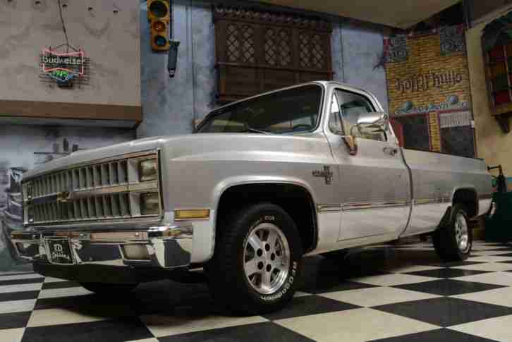 1982 Chevrolet Silverado C10 - Pickup Truck - V8 - Automatic