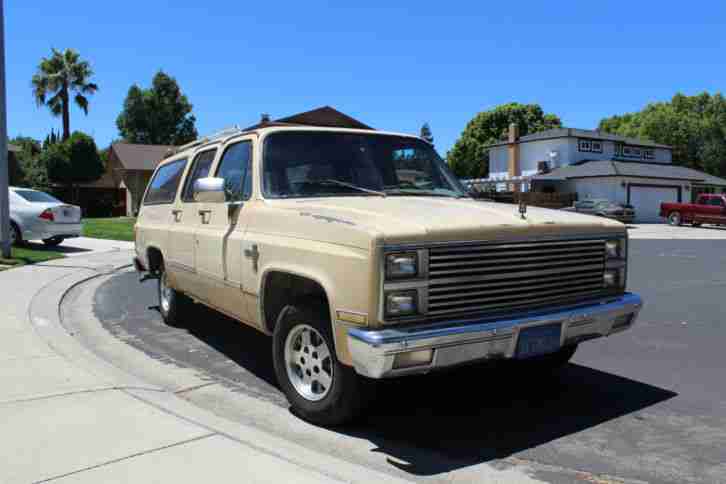 1982 Chevrolet Suburban rostfrei aus Californien Diesel Automatik Overdrive