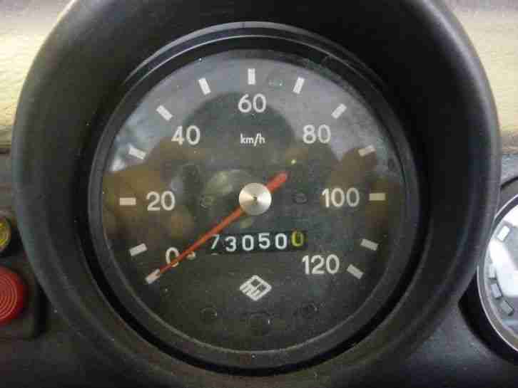 2 Trabis mit viel Zubehör an Bastler