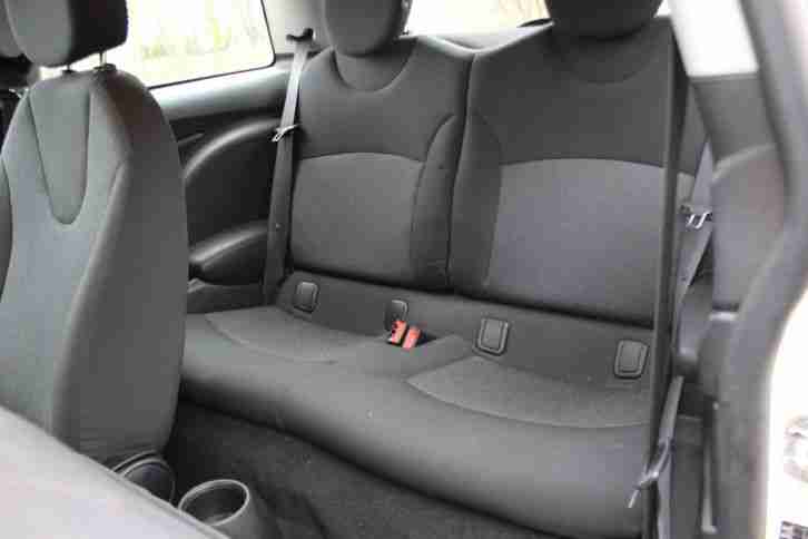 2009 Mini One 1. Hand Scheckheft sehr guter Zustand Sommer und Winterräder