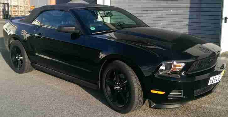 2010 Ford Mustang Cabrio 3, 7l V6 Schwarz 309 PS