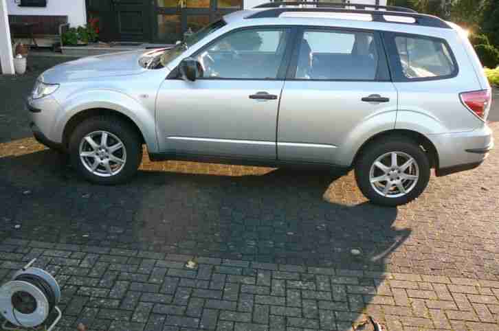 2011 SUBARU FORESTER ACTIVE KOMBILIMOUSINE + 8-FACH BEREIFT TOP MIT TÜV