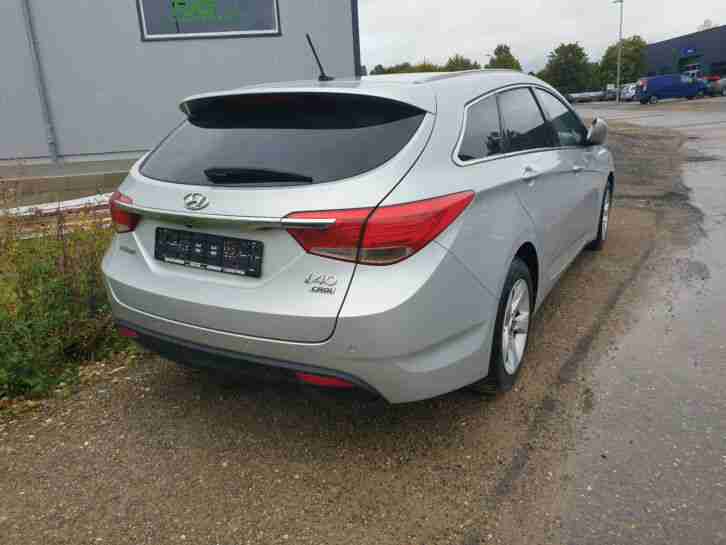 2013,Hyundai i40 cw Style,KLIMA,NAVI,ALU,WASSERSCHADEN