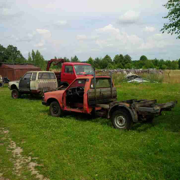 2x Datsun 720 PickUp Trucks King Cab