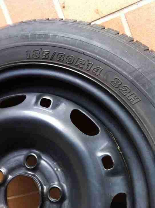 3 Autoreifen mit Stahlfelgen