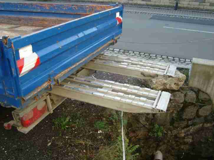 3 -Seiten Kipper mit Aufahrschienen