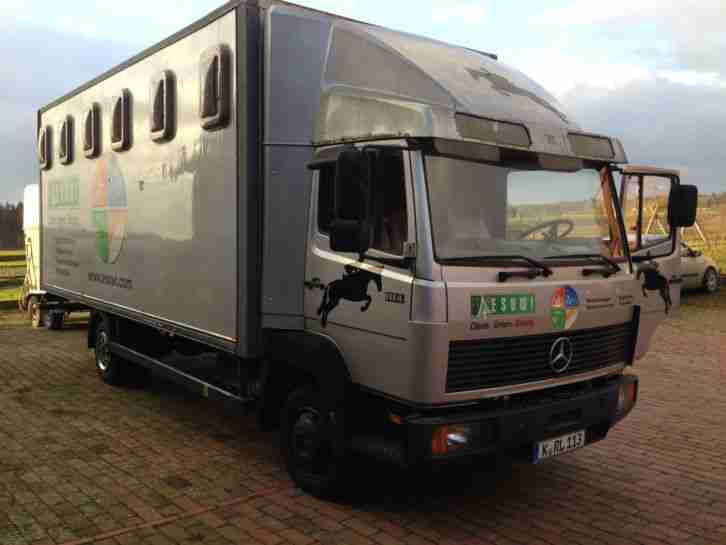 4 Pferde -2 mit 2 gegen die Fahrtrichtung- Pferdetransporter MB 814 Tüv 06/2015