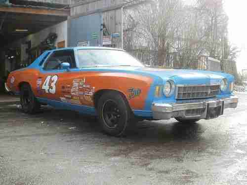 75 Chevy Monte Carlo coupe v8 muscle car