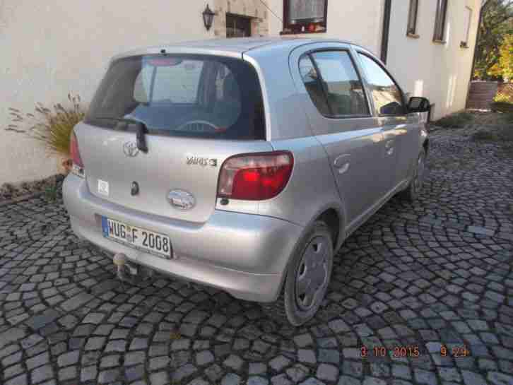 AB 1 EURO - TOYOTA YARIS - 5-türig - AHK - silber - sparsam - 8-fach-bereift -