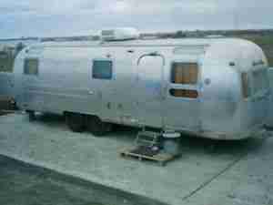 AIRSTREAM SOVEREIGN 1973