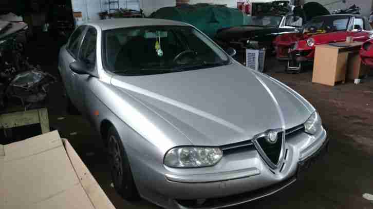 ALFA 156 2.0 16V TS silber ohne TÜV mit Radio und CD-Wechsler