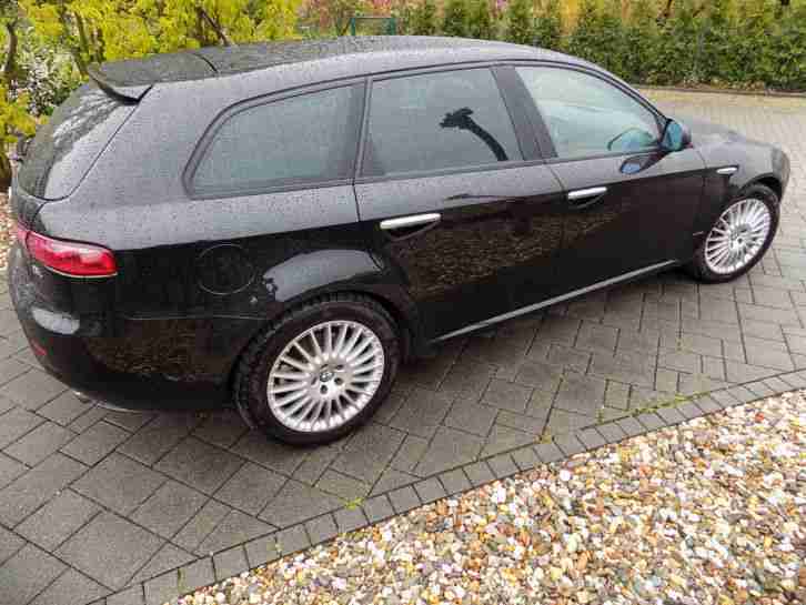 ALFA ROMEO 159 SW 3,2 Q4 ALLRAD, 85000 KM, GARANTIE, TIEFER, SCHECKHEFT, TOP !!