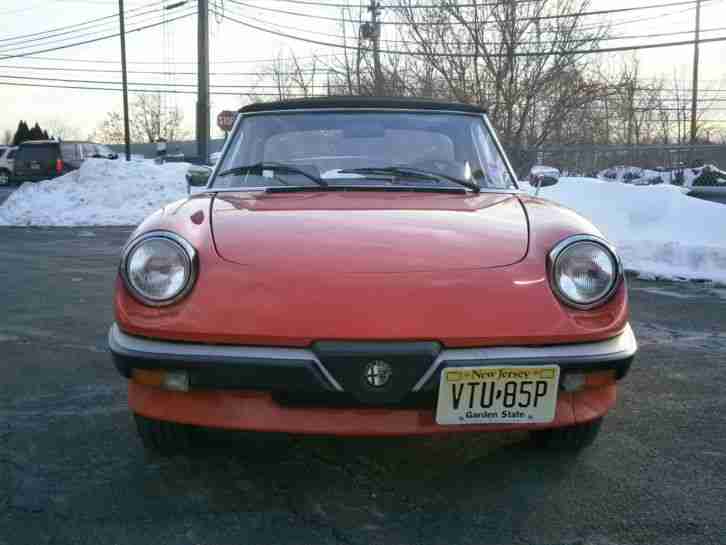 ALFA ROMEO SPIDER GRADUATE 1985 ROT WAR IM NOV.1984 30 JAHRE ALT