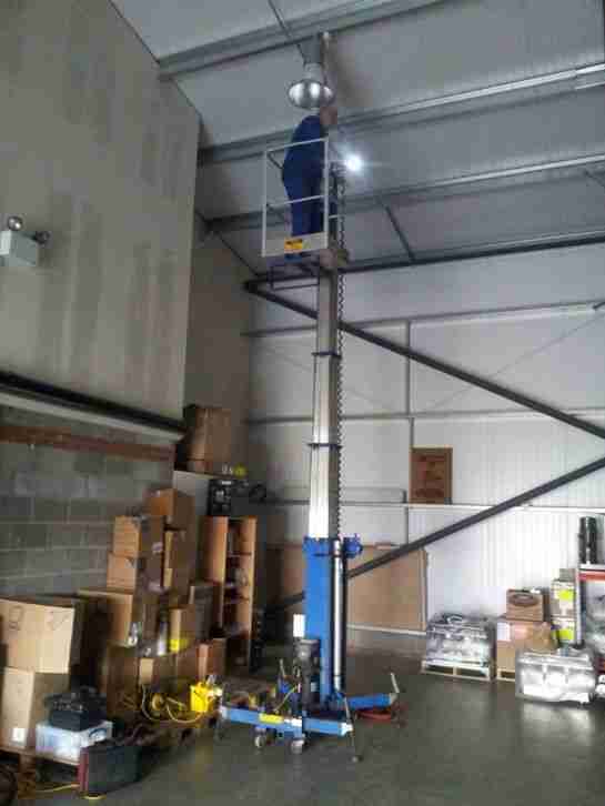 ARBEITSBÜHNE 7.8 Meter UPRIGHT HEBEBÜHNE LIFT HUBARBEITSBÜHNE HUBSTEIGER BÜHNE