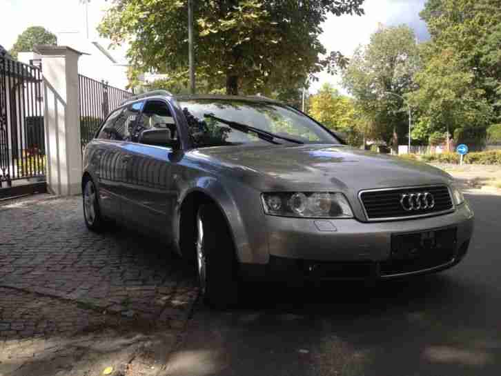 AUDI A4 AVANT 2,5 TDI KOMBI Automatik