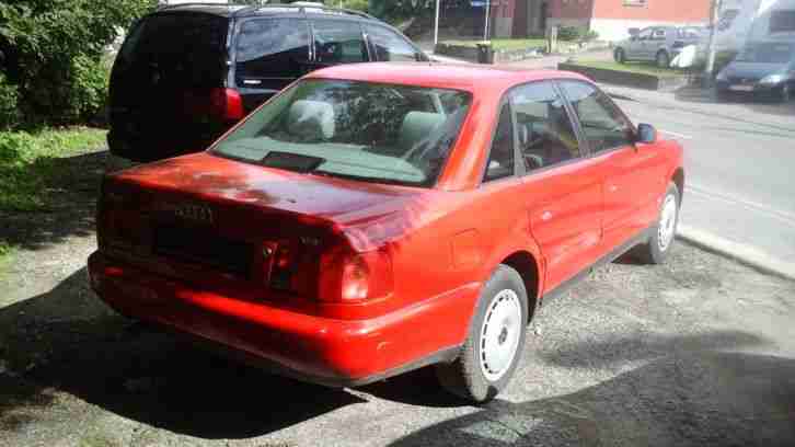 AUDI A6 Opas feuerrote Limousine