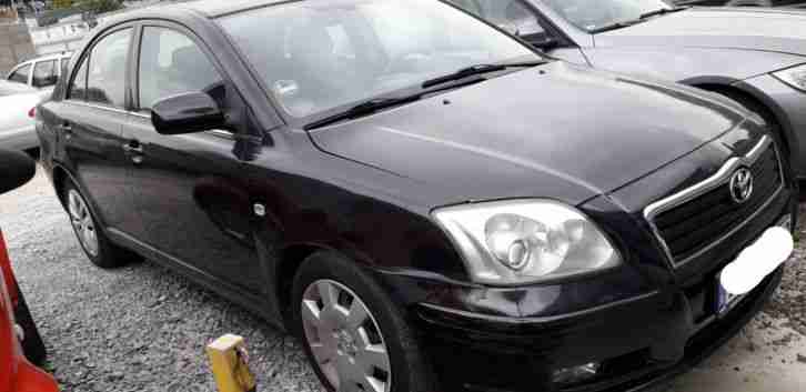 AVENSIS TOYOTA schwarz