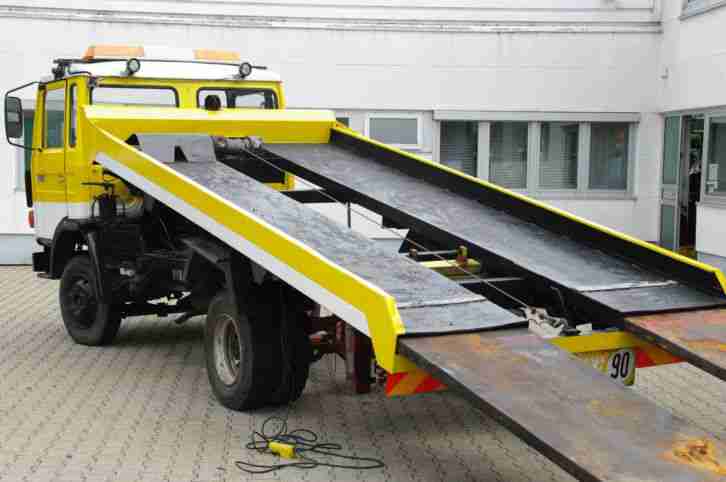 Abschleppwagen RENAULT SAVIEM OLDTIMER