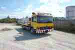 Abschleppwagen mit Kran