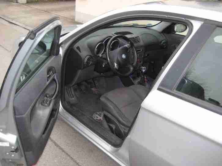 Alfa 147 1.6 TwinSpark, 145.000 km, BJ 10/2002, TÜV bis 01/2016