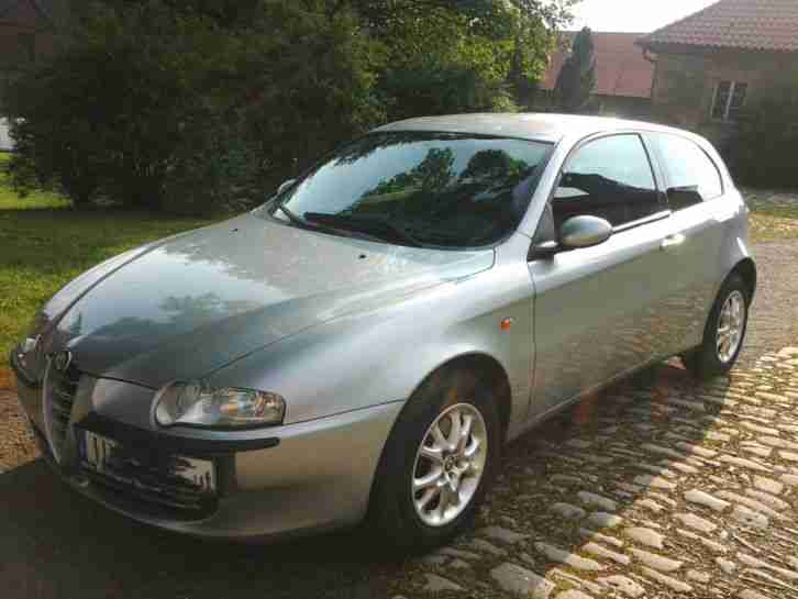 Alfa Romeo 147 1.6 16 V TÜV 1/16