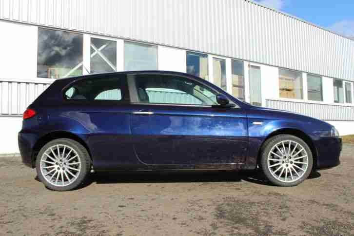 Alfa Romeo 147 1.6 TwinSpark - 17"Alufelgen - 1,5 Jahre TÜV - Scheckheftgepflegt