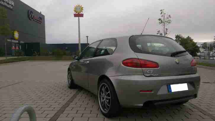 Alfa Romeo 147 1.9 JTDM M-JET 150PS 6Gang Sportfahrwerk Scheckheftgepflegt