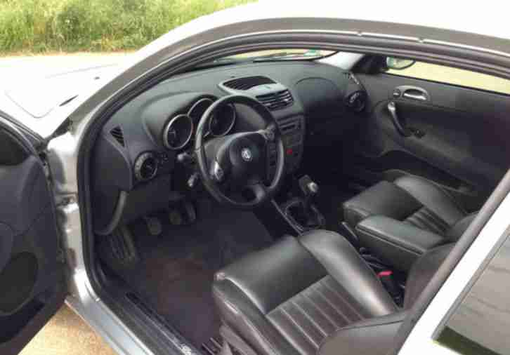 Alfa Romeo 147 2.0 mit Motorschaden