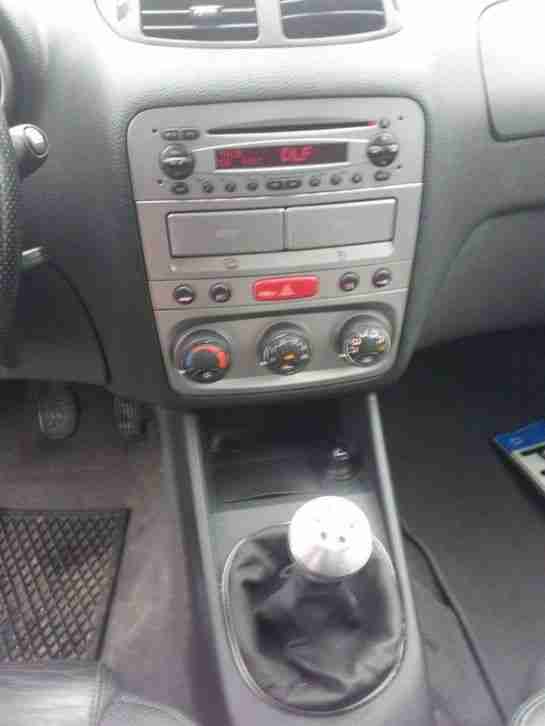 Alfa Romeo 147 2004 viel Ausstattung Ledersitze Radio usw