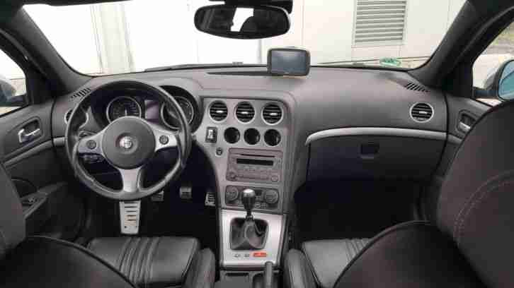 Alfa Romeo 159 1.9 JTDM 16V Sportwagon Ti Klima-Navi-Leder-Tiefer 19Zoll