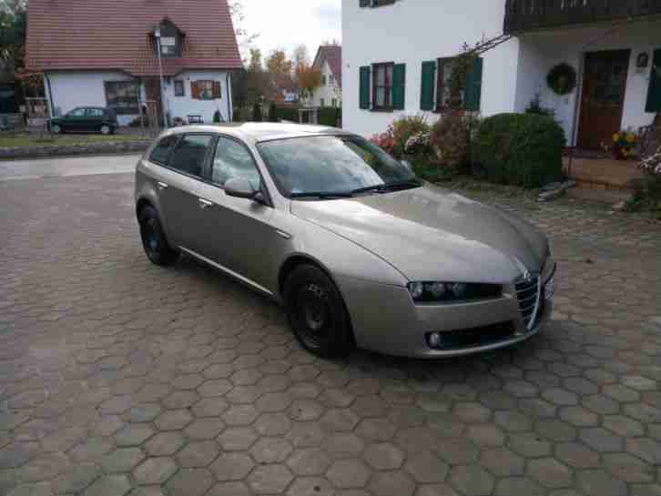 Alfa Romeo 159 Sportwagon Xenon Automatik Navi TÜV Neu Tempomat Parksensoren