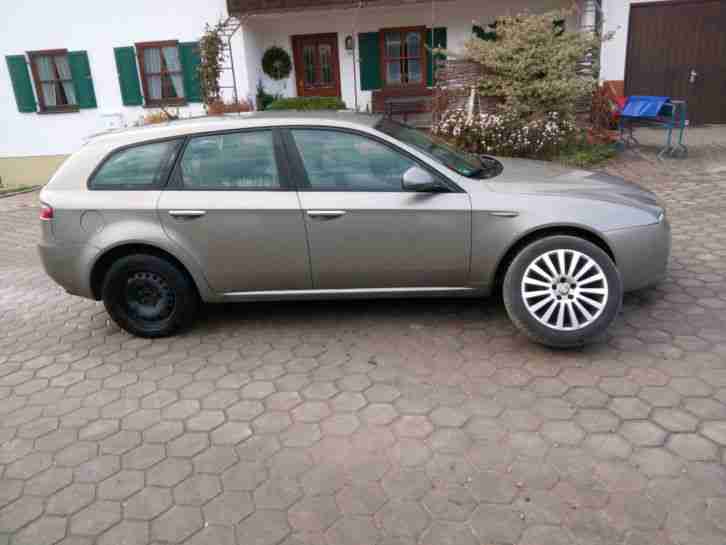 Alfa Romeo 159 Sportwagon Xenon Automatik Navi TÜV Neu Tempomat Parksensoren