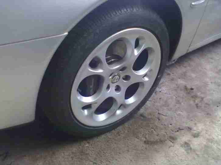 Alfa Romeo 166