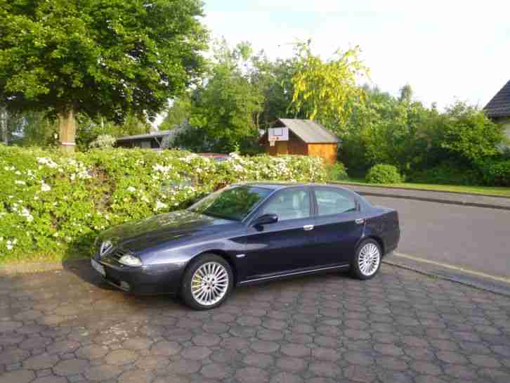 Alfa Romeo 166 2.5 V6, blau, beiges Leder