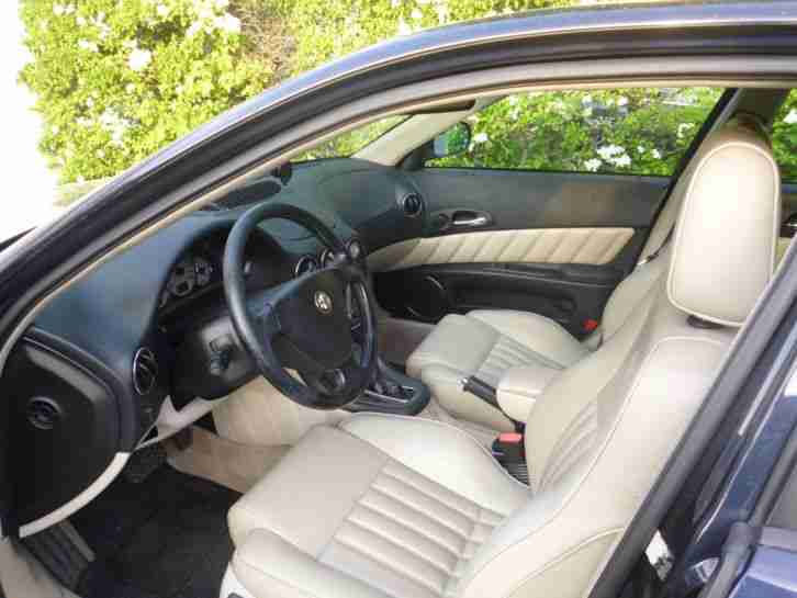 Alfa Romeo 166 2.5 V6, blau, beiges Leder