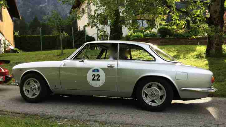 Alfa Romeo GT 1300 Junior Veloce Bertone