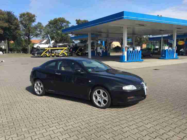 Alfa Romeo GT 2.0 JTS SCHWARZ XENON LEDER BOSE 8-fach ALU
