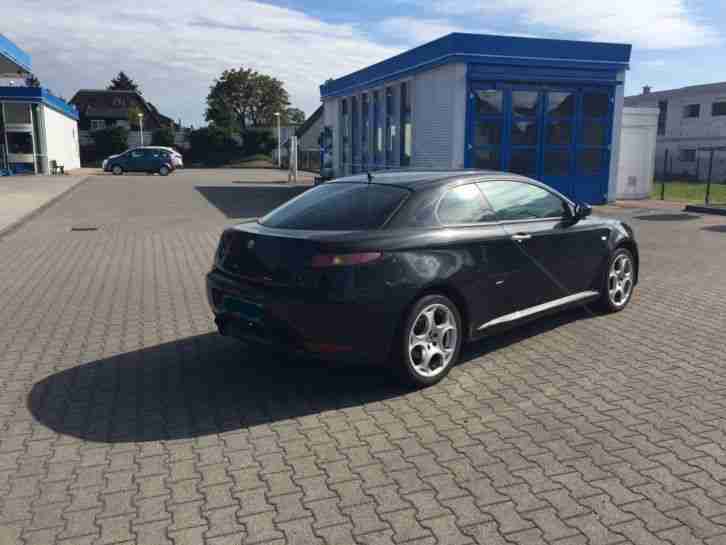 Alfa Romeo GT 2.0 JTS SCHWARZ XENON LEDER BOSE 8-fach ALU