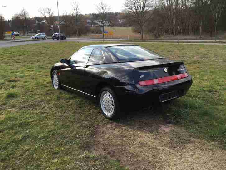 GTV 2.0 T Spark Schwarz Sportwagen Coupé