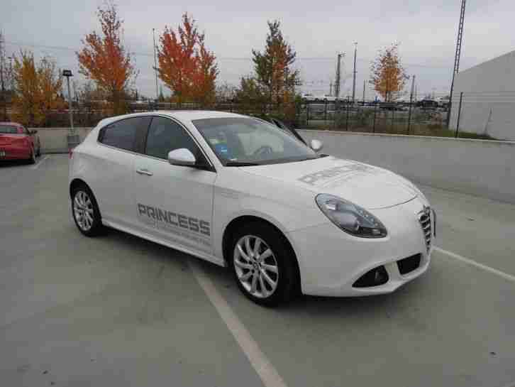 Giulietta 1.4 TB 16V weiß, EZ 08 11, 48 Tkm,