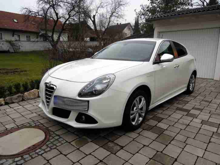 Giulietta 1.4 TB 16V weiß, EZ 08 11, 48 Tkm,