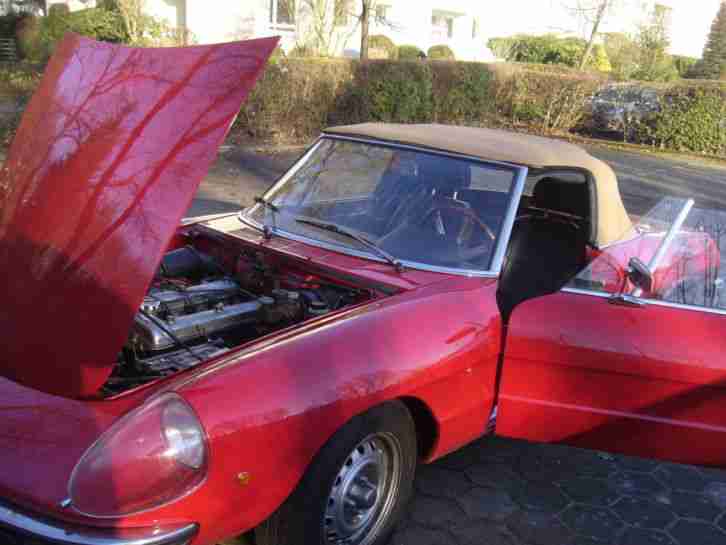 Alfa Romeo Spider 1600, Baujahr 1975,Komplett neu Restauriert und Lackiert
