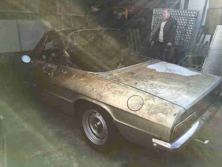 Alfa Romeo Spider 1600 Fastback Restaurationsobjekt mit Brandschaden