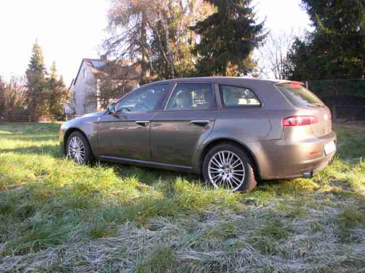 Alfa Romeo Sportwagon 3.2 JTS 24V Q4 Distinctive ,Bremsen vorne,hinten neu !