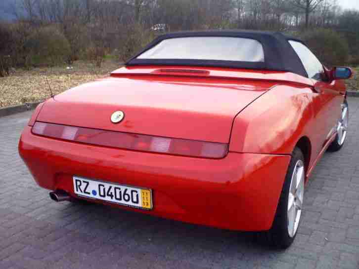Alfa Romeo Spyder 916- ferrarirot -angender Youngtimer mit ital.Flair - TÜV 9/15