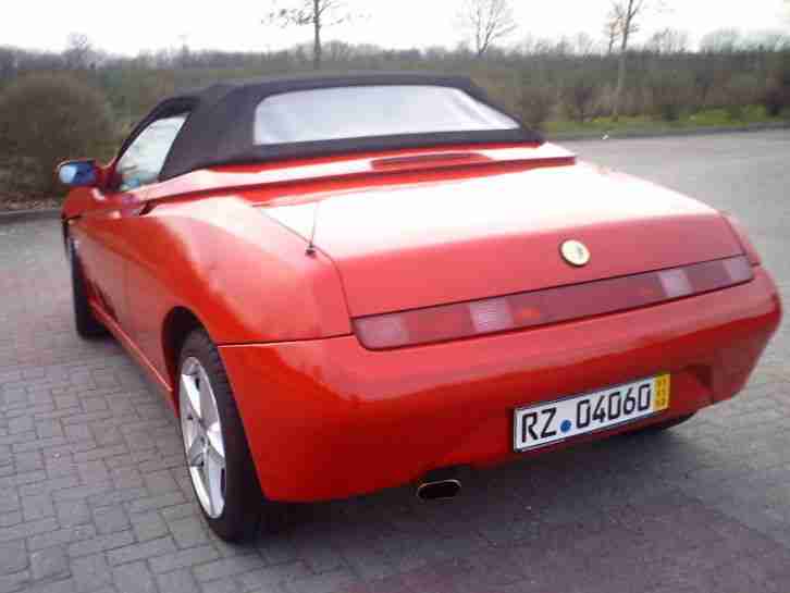 Alfa Romeo Spyder 916- ferrarirot -angender Youngtimer mit ital.Flair - TÜV 9/15